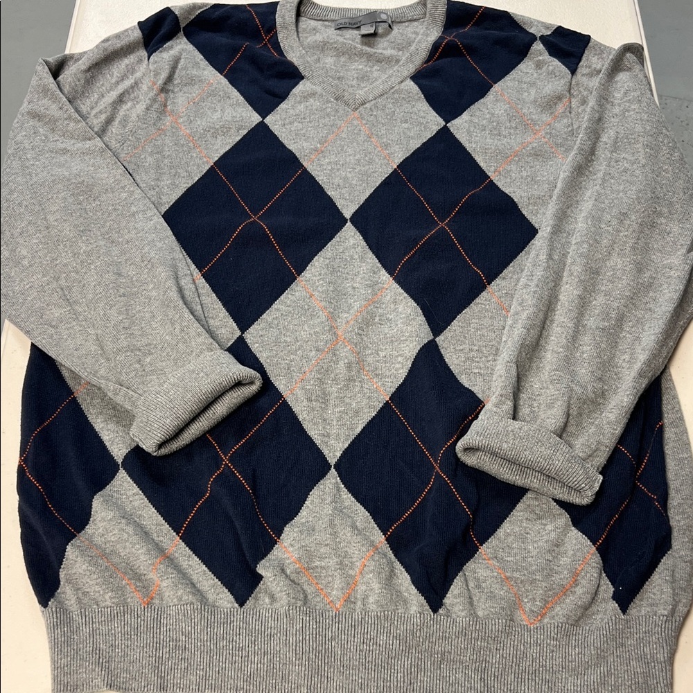 Old Navy Gray and Navy Argyle V Neck Sweater Men’s SzXL